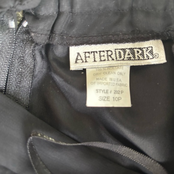 Elegant Black Layered Maxi Skirt - Picture 8 of 11